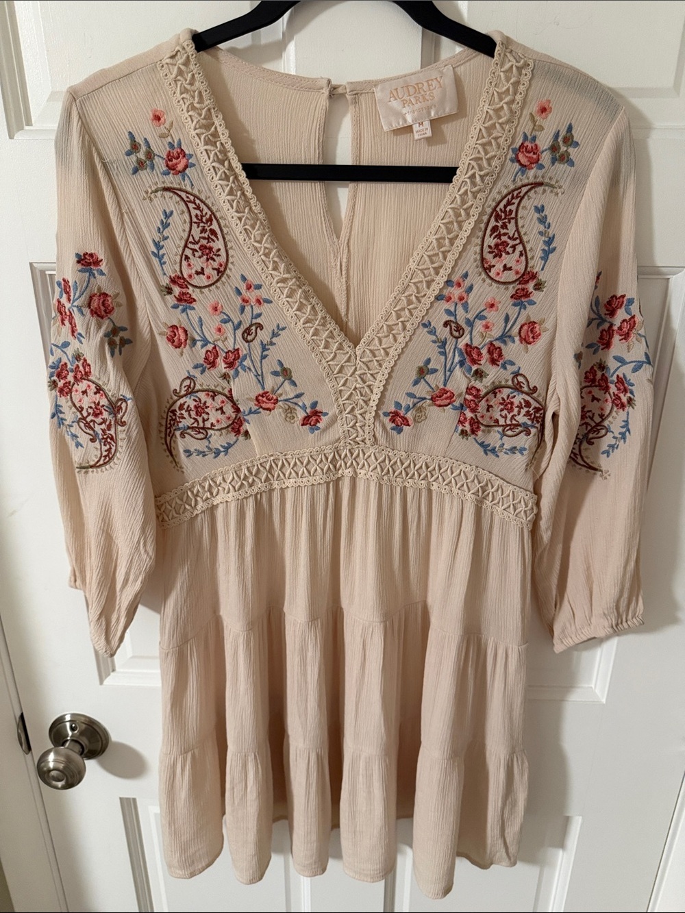 Audrey Parks for Francesca's Embroidered Boho Babydoll Mini Dress Size Medium
